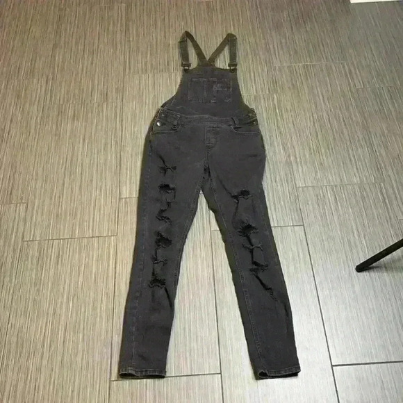 Almost Famous Juniors Black Square Neck Distressed Skinny Denim Overalls Size 7 - Picture 3 of 12